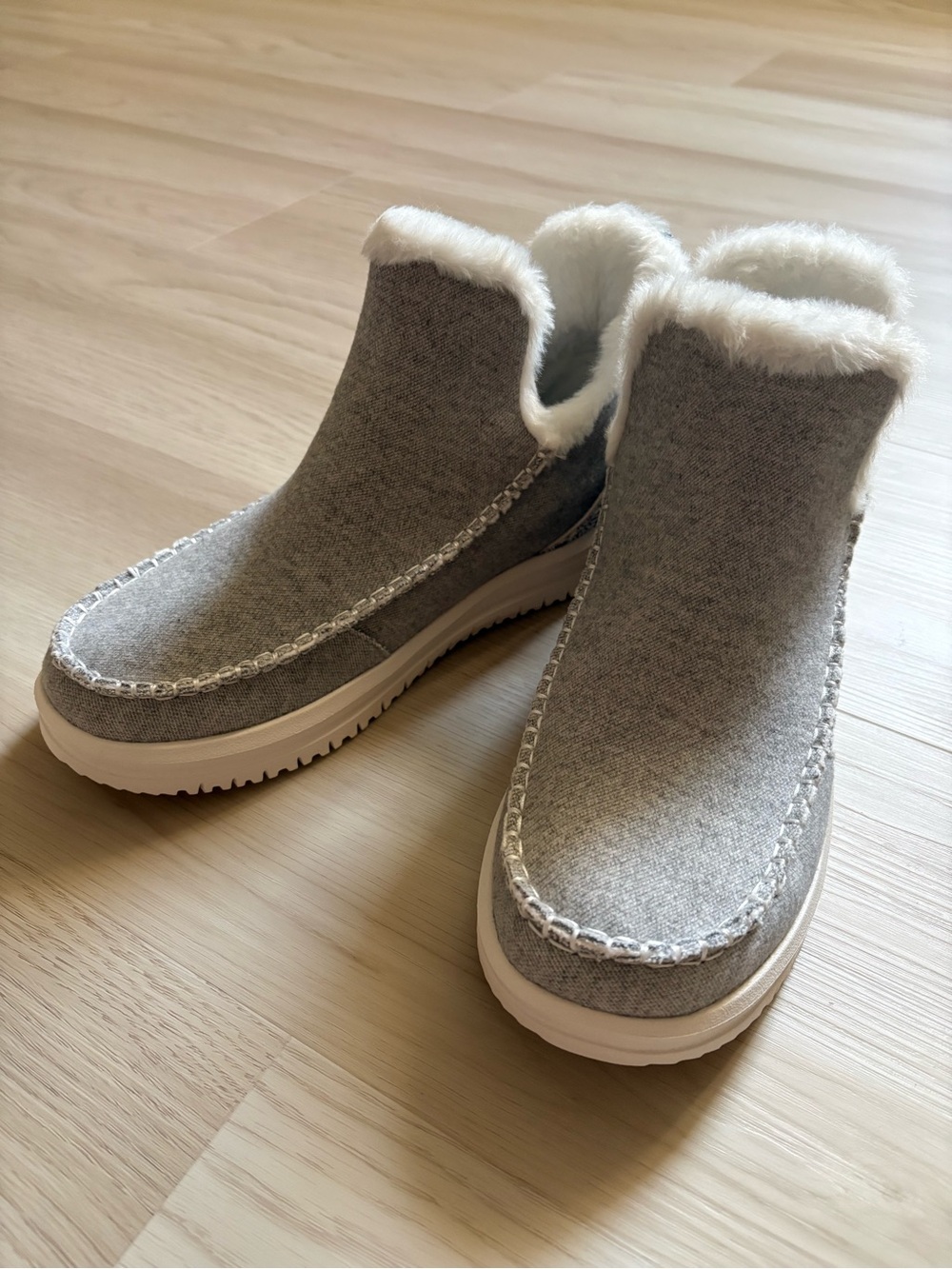 Hey Dude Camden Brushed Cozy Grey Women 10 Faux Fur Boot Ankle Slipper NWT